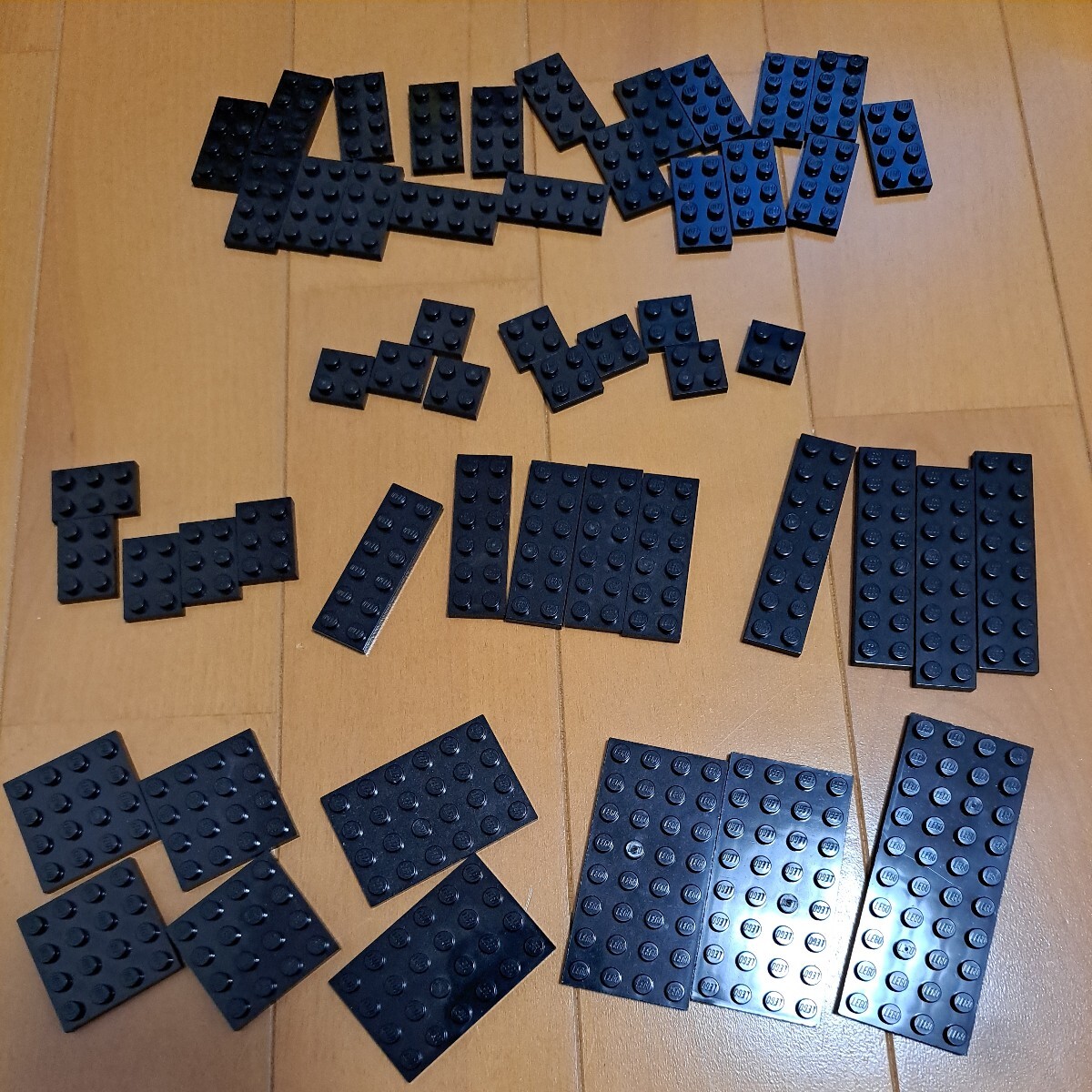 LEGO 正規品 黒 プレート パーツ まとめ売り 2×2 2×3 2×4 2×6 2×8 4×4 4×6 4×8 4×10 レゴ 大量の画像1
