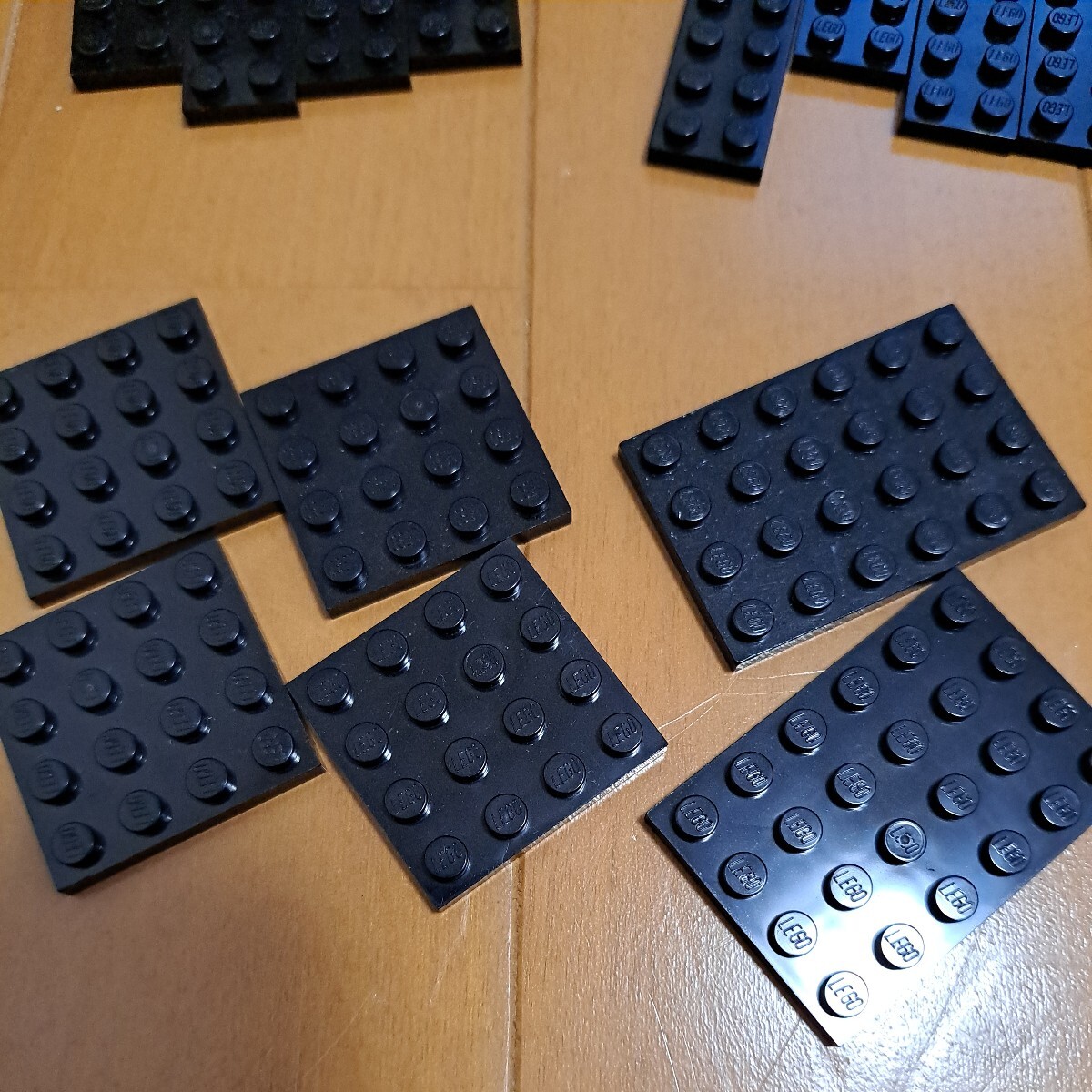 LEGO 正規品 黒 プレート パーツ まとめ売り 2×2 2×3 2×4 2×6 2×8 4×4 4×6 4×8 4×10 レゴ 大量の画像5