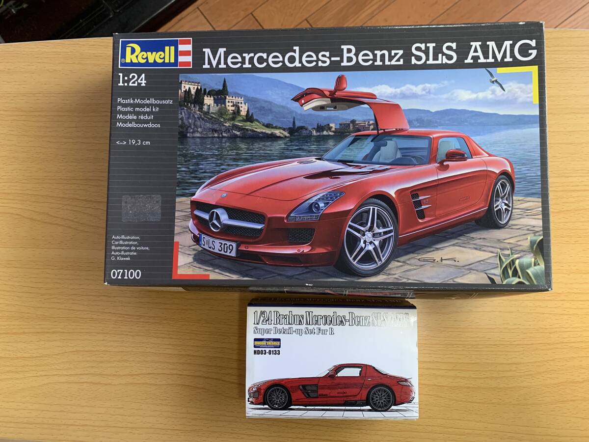 ドイツレベル 1/24 メルセデス-ベンツ SLS AMG ＋ ブラバス トランスキット付の画像1