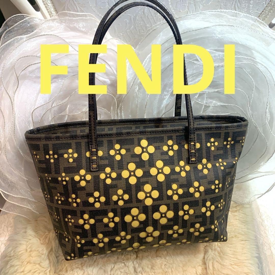 美品 FENDI ズッカ柄 パンチング スモールトートバッグ カーキx 美品 FENDI ズッカ柄 パンチング スモールトートバッグ カーキx