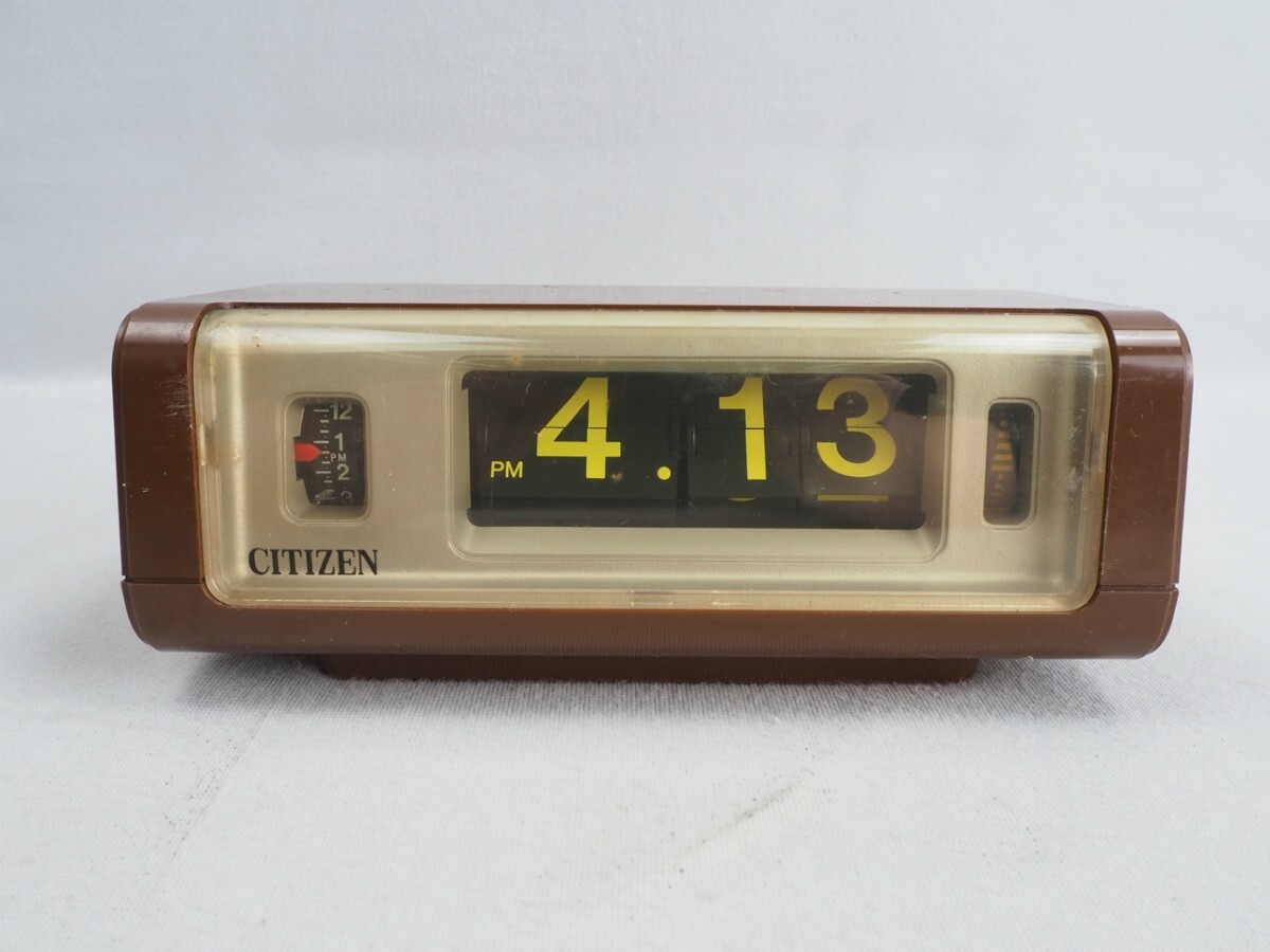 3T240424 昭和レトロ CITIZEN シチズン パタパタ時計 5RDO16 アラーム付 置時計 通電OK ジャンクの画像2