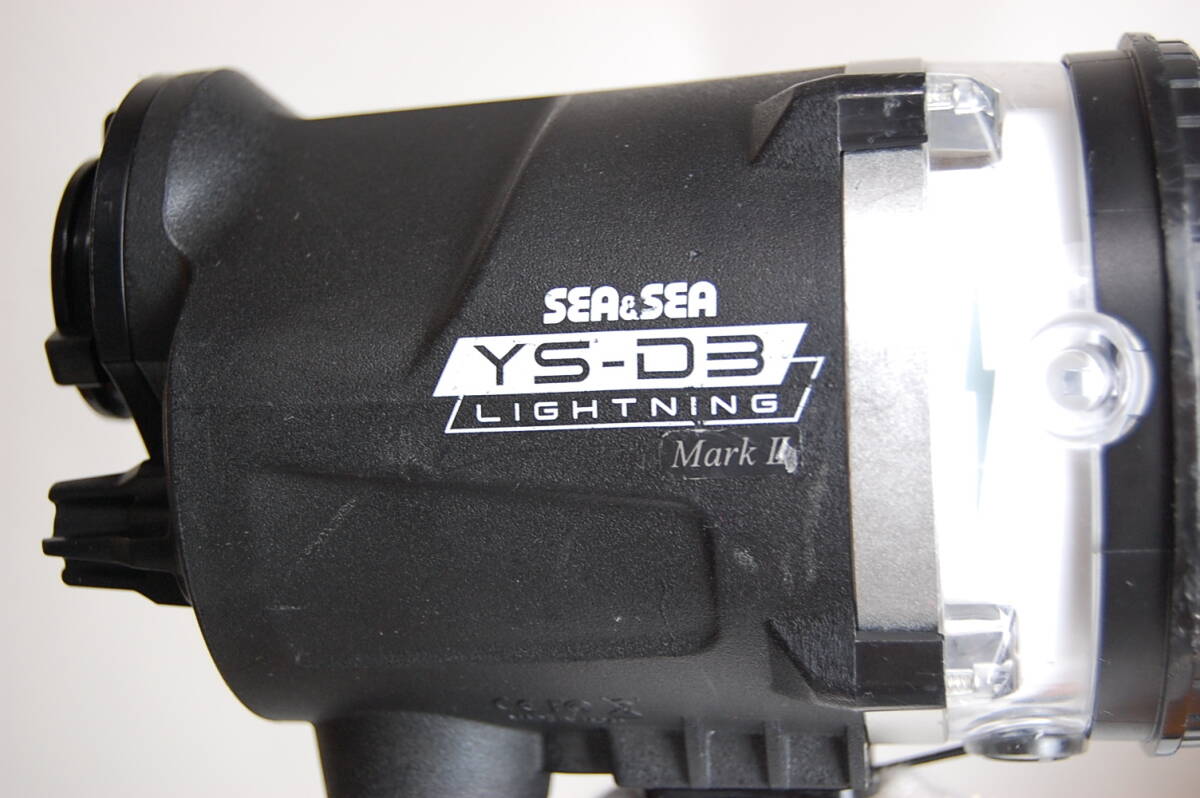 通電・発光確認済　SEA&SEA YS-D3 LIGHTNING Mark Ⅱ　２個セット　マーク 2　水中ストロボ　スキューバ撮影機材関連　フラッシュ ストロボ_画像3