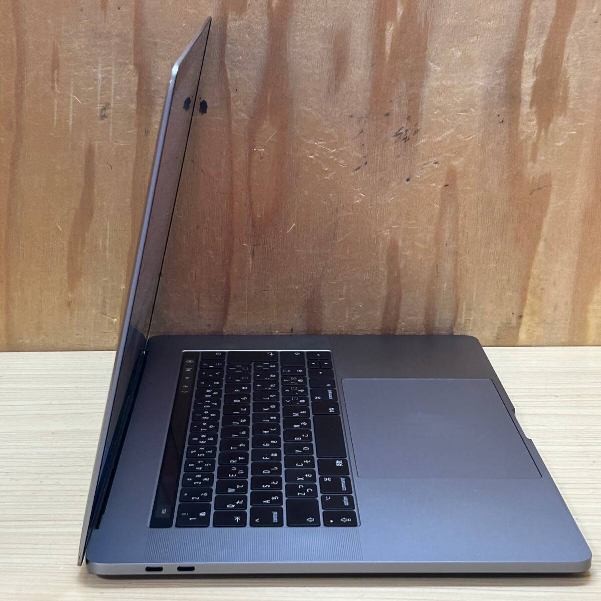 充放電19回数◆Macbook Pro A1707◆Core i7-7820HQ◆メモリ16GB◆SSD512GB◆Radeon Pro 560◆Touch Bar_画像5