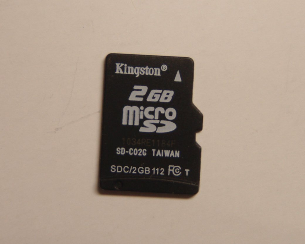 Kingston 2GB microSD карта 