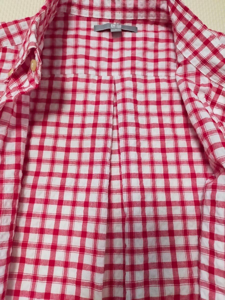 《ユニクロ》メンズ  半袖シャツ　　 ・赤×白チェック・サッカー生地　　サイズM