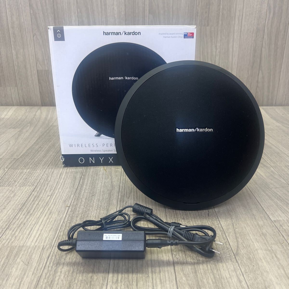 US240429 C-104 HARMAN KARDON ハーマンカードン ONYX STUDIO ワイヤレススピーカー BLUETOOTH 音楽 音響 高音質 動作確認済み_画像1