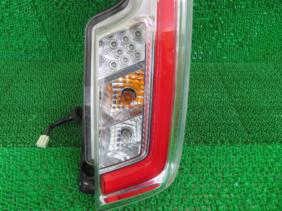 42264H ダイハツ ムーヴ ムーヴカスタム LA150S LA160S 純正 LED テールライト テールランプ 右 クリア koilto220-69010 DAIHATSU_画像3