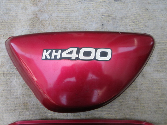 KH400 純正　サイドカバー　左右セット　エンブレム付き　チェリーパープルメタリック_画像2