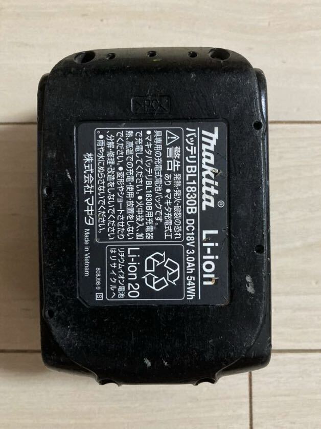 makita 純正 18V 3.0Ah リチウム バッテリー BL1830B 動作品 蓄電池 LITHIUM ION 電動工具 マキタ 純正 送料無料の画像4