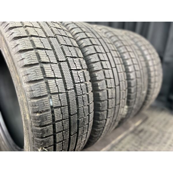 トーヨー GARIT G5 205/55R16 4本SET◇2017年製9分山スタッドレスタイヤ◇中古 特筆すべき損傷なし◇レガシィ アイシス等に◇手渡し可_画像1