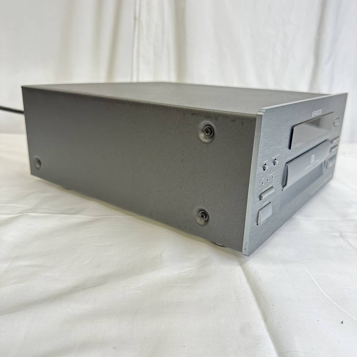[D1632] normal moveable KENWOOD CD player DPF-7002