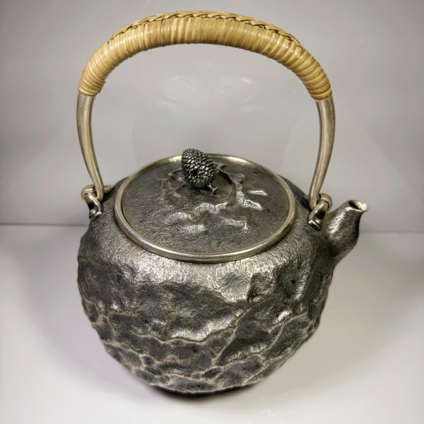 純銀製 金壽堂造 岩目 湯沸 煎茶道具 銀瓶 箱付 重さ約585g 純銀保証_画像5