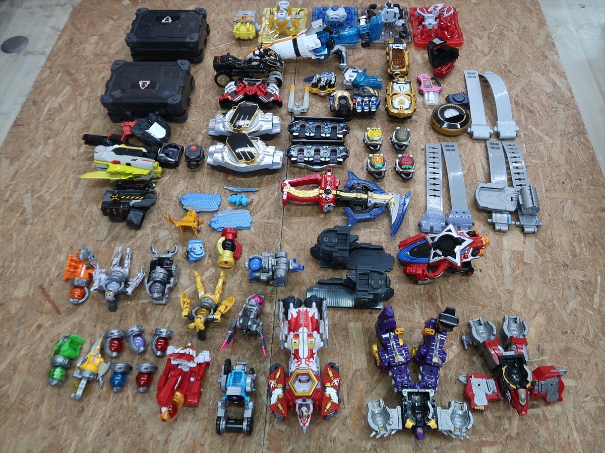  present condition goods junk special effects hero TOY toy Kamen Rider Squadron thing etc. metamorphosis belt parts weapon Robot etc. summarize set free shipping k12