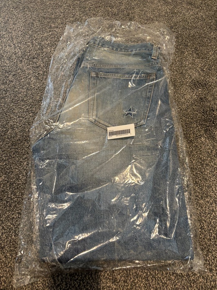 Supreme シュプリーム Distressed Loose Fit Selvedge Jean Washed Indigo 30 2024ss 新品 正規品 未使用 デニム ロゴ Logo インディゴ_画像3