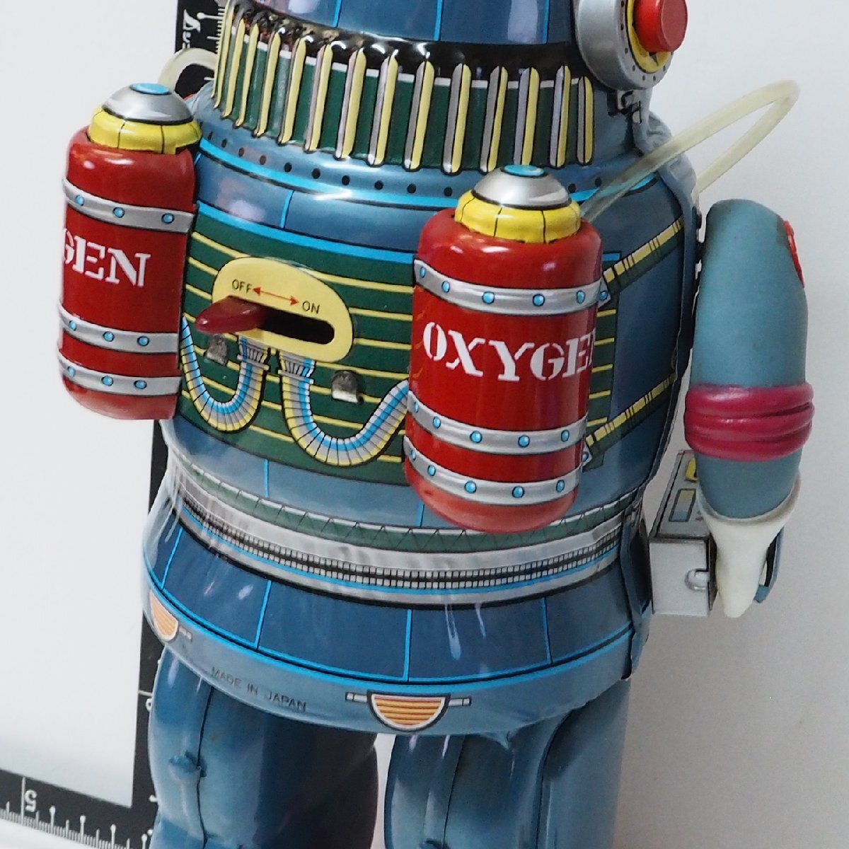  Osaka tin plate toy materials .[ASTRONAUT Astro no-tsu electric walk operation verification settled astronaut ] reissue record tin plate toy TIN AGE# replica [ box less ]0967