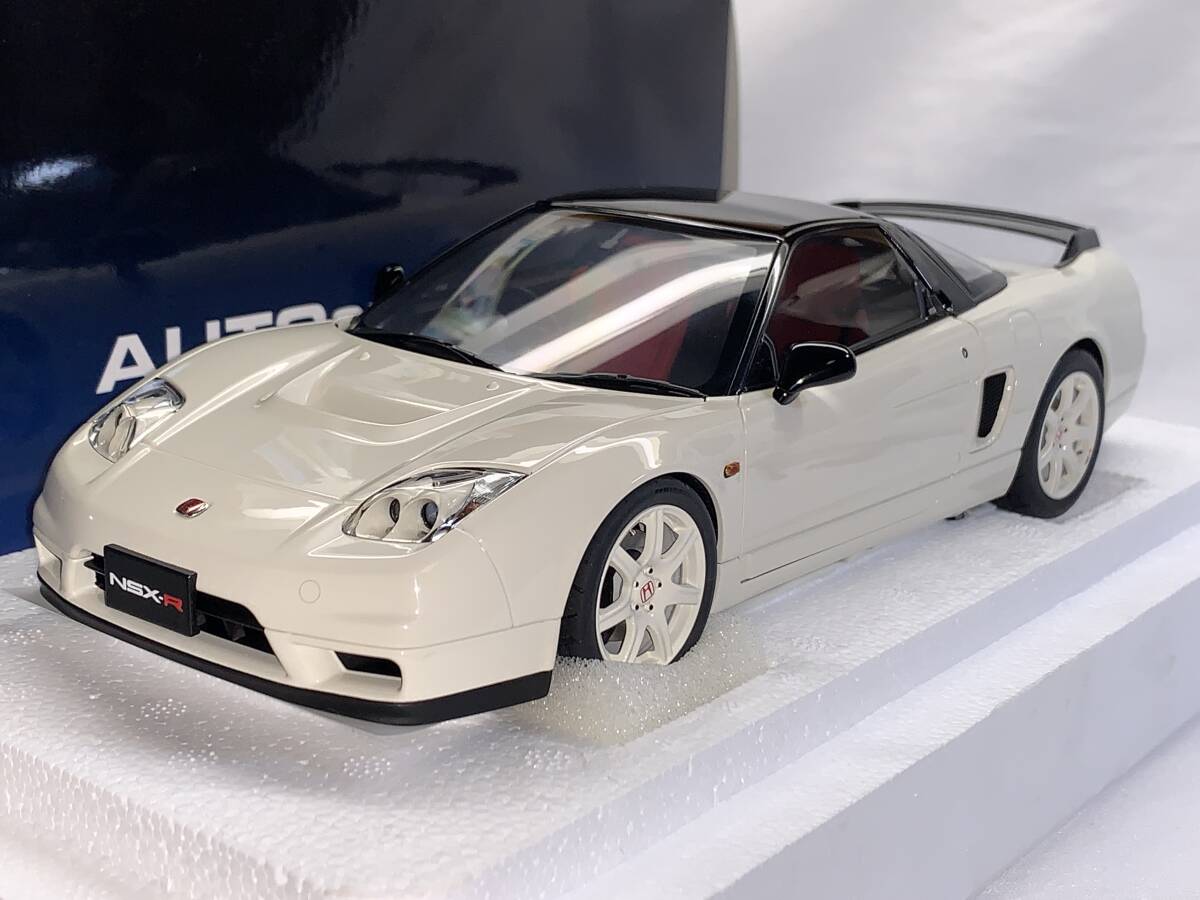 絶版 新品未展示 オートアート 1/18 ホンダ NSX-R NA2（チャンピオンシップホワイト）73219 AUTOart Honda NSX Type R, New condition #028_画像2