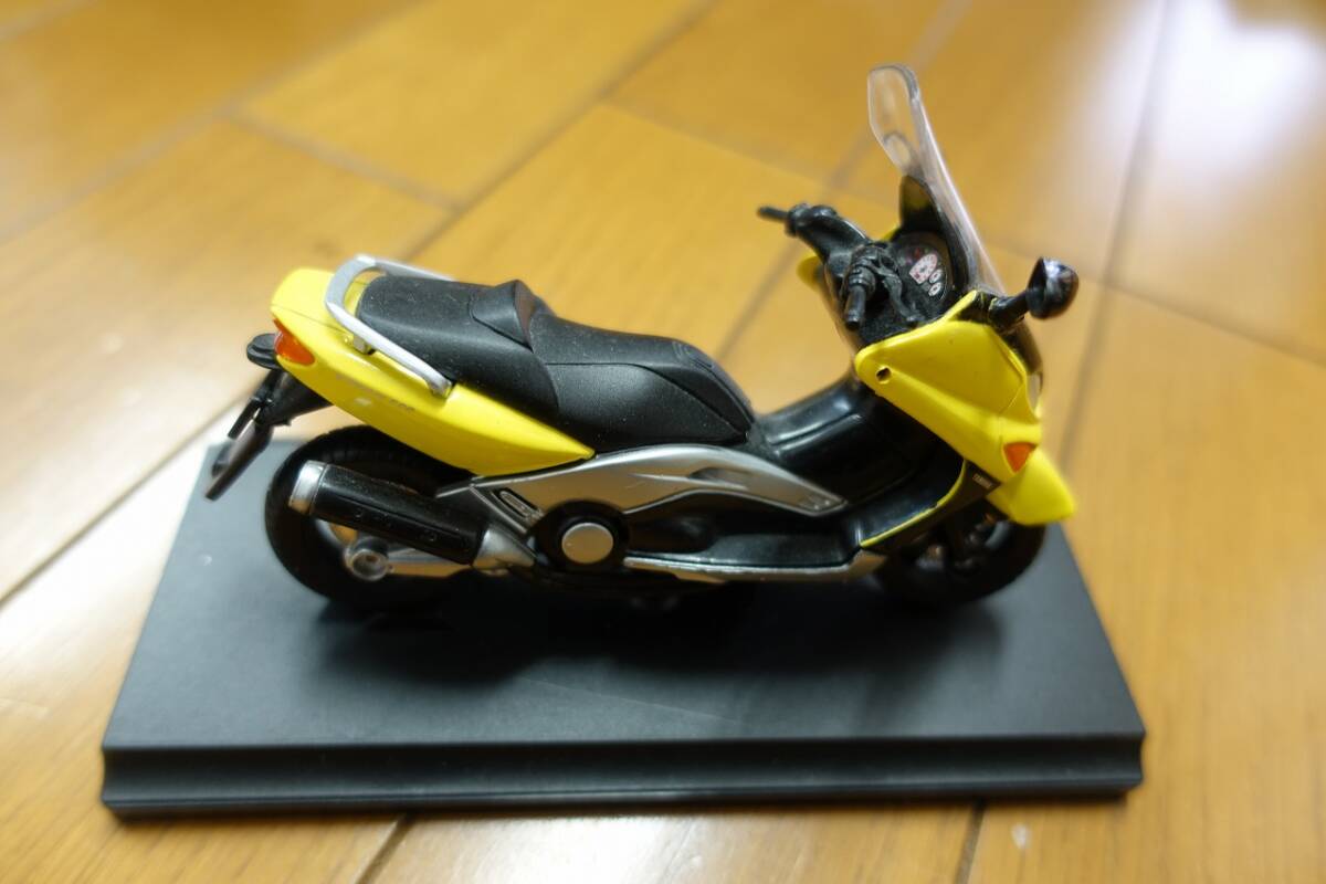  Yamaha T-MAX XP500 miniature body approximately 13cm pedestal approximately 15cm