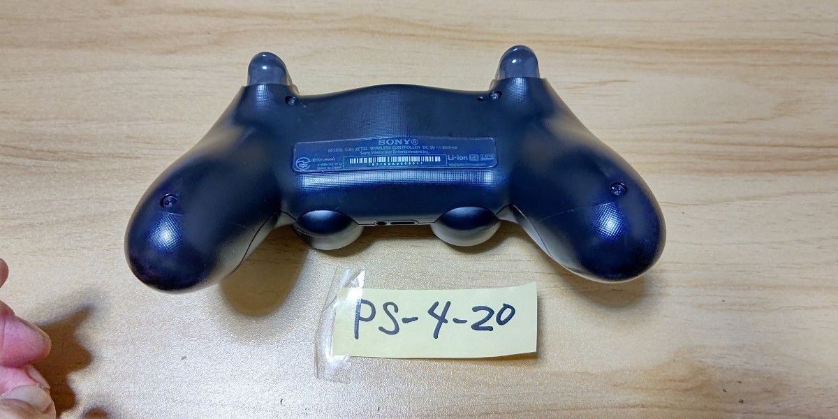 純正PS4コントローラー.20必ず商品説明を確認よろしくお願いします。値下げ交渉スルーします。
