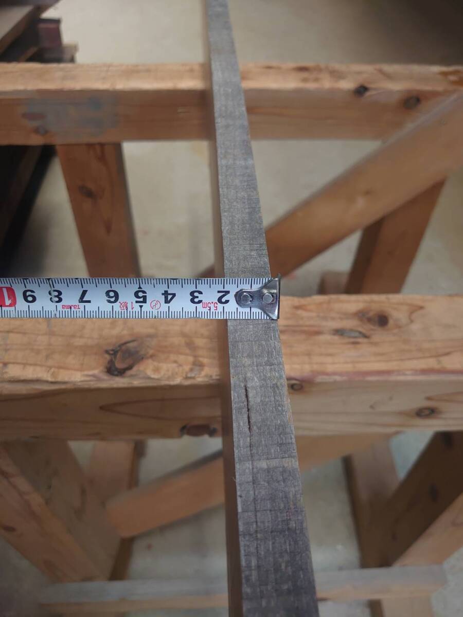 山桜　No.240517-B　無垢　乾燥材　板（長さ1060㎜ｘ幅135㎜ｘ厚み18㎜）1枚　木材　DIY　棚板　小物作りに_画像4