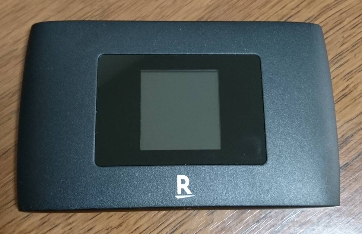 美品　来年4月迄の保証付き　楽天 ポケット　Rakuten WiFi Pocket 2C BLACK SIMフリー_画像1