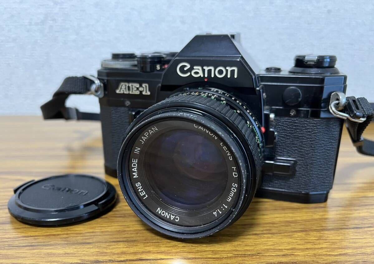 ☆Canon AE-1 一眼レフフィルムカメラ コレクターから譲り受けた物の整理出品！税込み コメントを必ず全てお読み下さいませ。_画像1