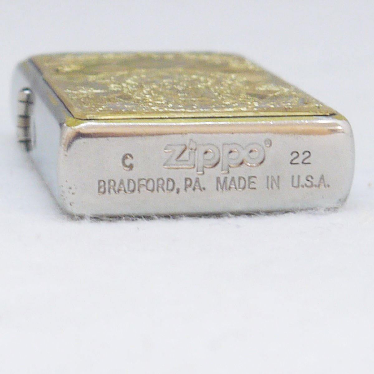 USED品・保管品 ZIPPO ジッポ ライター 聖観世音菩薩 シルバー×ゴールドカラー C刻 2022年製 着火確認済み ダメージ多 喫煙具_画像6