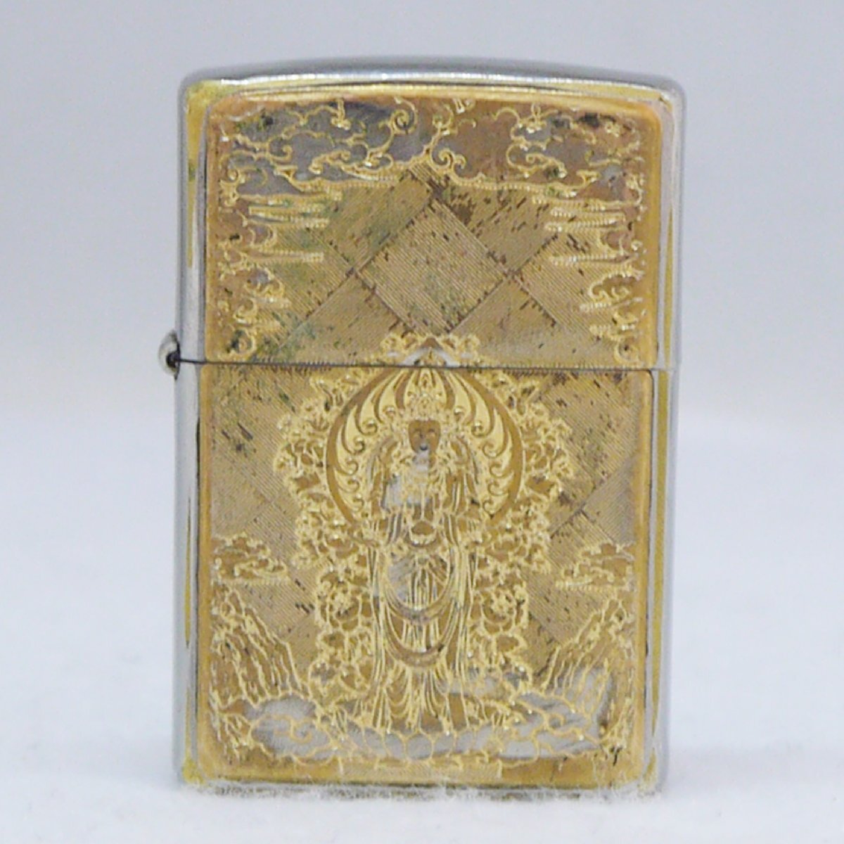 USED品・保管品 ZIPPO ジッポ ライター 聖観世音菩薩 シルバー×ゴールドカラー C刻 2022年製 着火確認済み ダメージ多 喫煙具_画像1