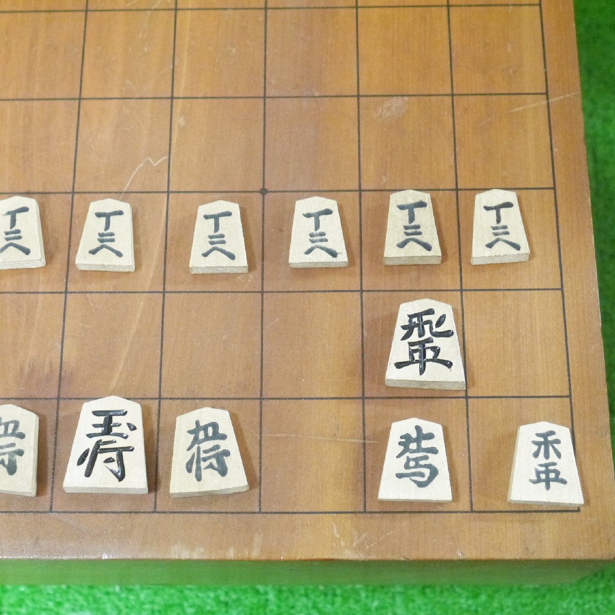 USED品・長期保管品 詳細不明 木製 将棋盤 将棋駒 セット 将棋駒欠品有り 現状品 佐川急便140サイズ発送_画像3