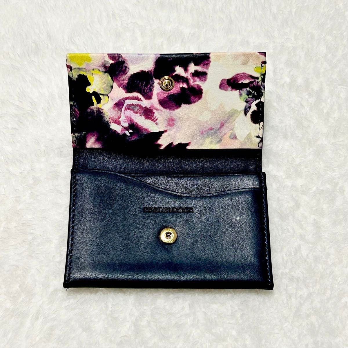 Paul Smith ポールスミス 花柄 フラワー カードケース 名刺入れ Paul Smith ポールスミス 花柄 フラワー カードケース 名刺入れ