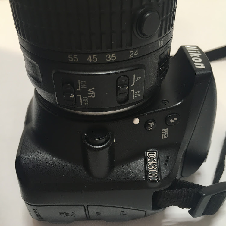 ◇カメラ◇稼働品 Nikon D3300　AF-S DX NIKKOR 18-55mm 1:3.5-5.6 G VR 充電器　デジタル一眼_画像3
