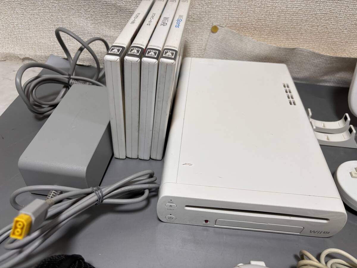 d1697* nintendo WiiU body 32GB/ controller / cable / soft etc. set sale * operation goods 