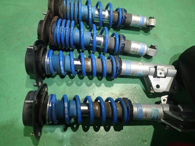  Exiga YA5/YA9 Bilstein амортизатор 24043006