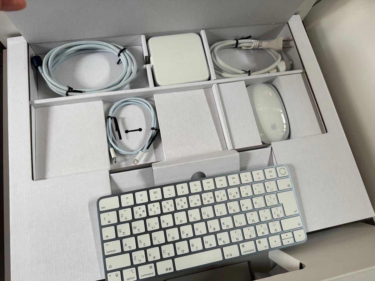 美品 iMac (24 インチ M1 2021) 4ポート 上位モデル Touch ID付 美品 iMac (24 インチ M1 2021) 4ポート 上位モデル Touch ID付