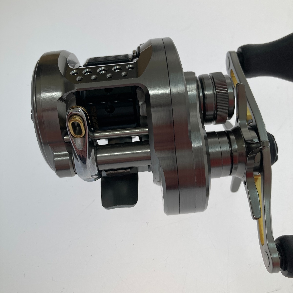 □□ SHIMANO シマノ 23 カルカッタコンクエスト BFS XG 左ハンドル 045713 やや傷や汚れあり_画像5