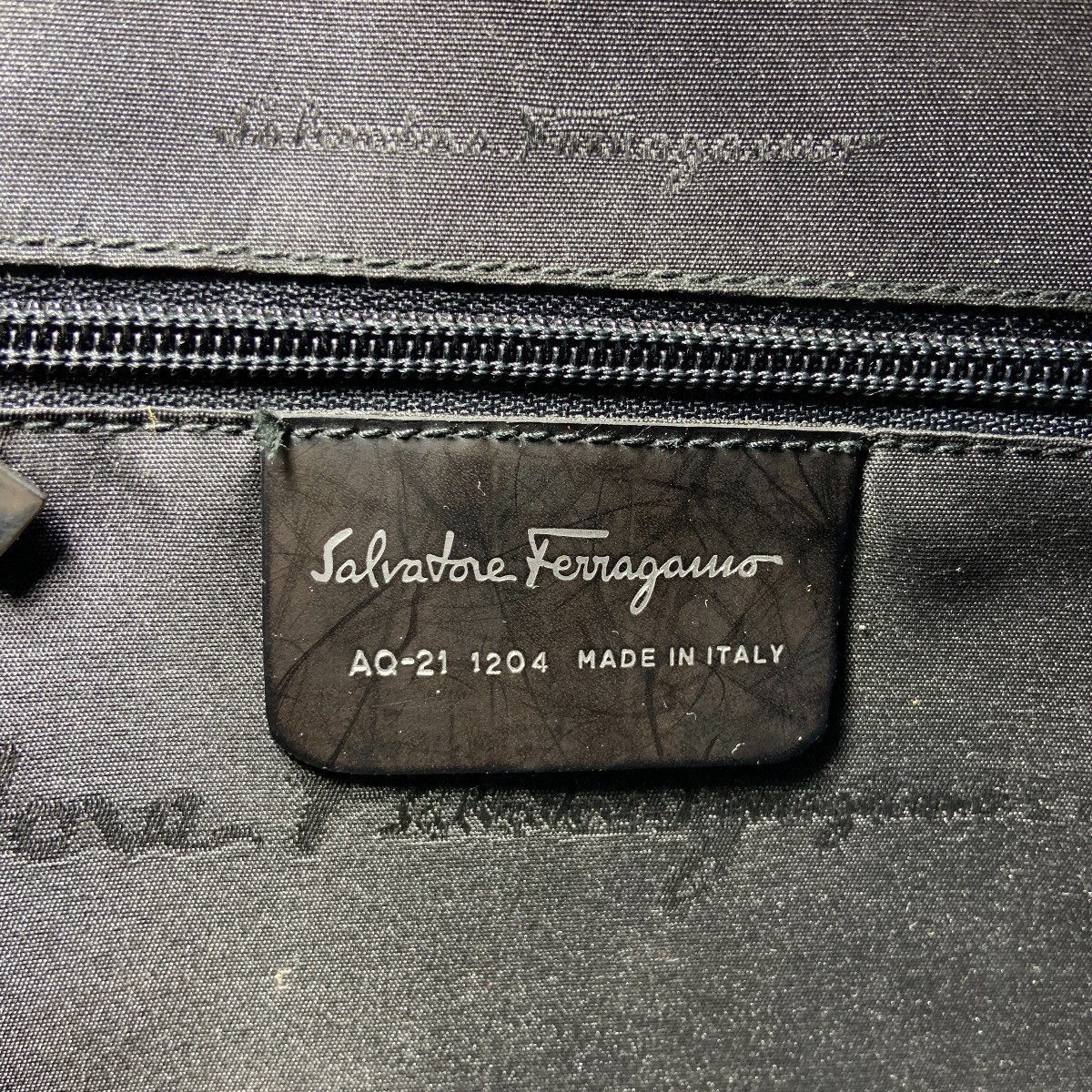 〇〇 Ferragamo フェラガモ ハンドバッグ AQ-21 1204 ブラック やや傷や汚れあり_画像6
