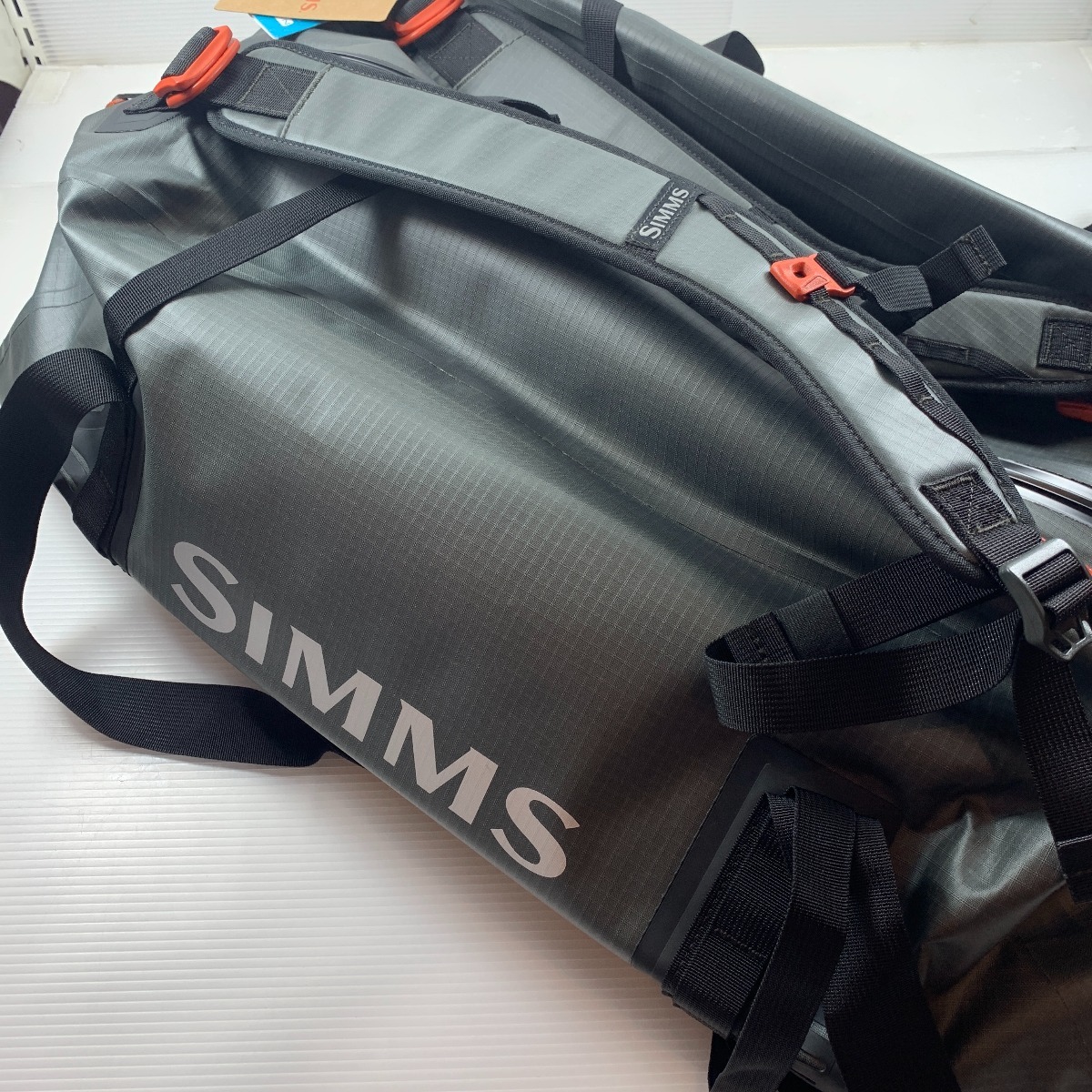 ττ SIMMS ブラック G3 GUIDE Z DUFFEL BAG ブラック 目立った傷 ττ SIMMS ブラック G3 GUIDE Z DUFFEL BAG ブラック 目立った傷