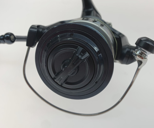 5440円 ○○ SHIMANO シマノ スピニングリール 04250 やや傷や 5440円 ○○ SHIMANO シマノ スピニングリール 04250 やや傷や