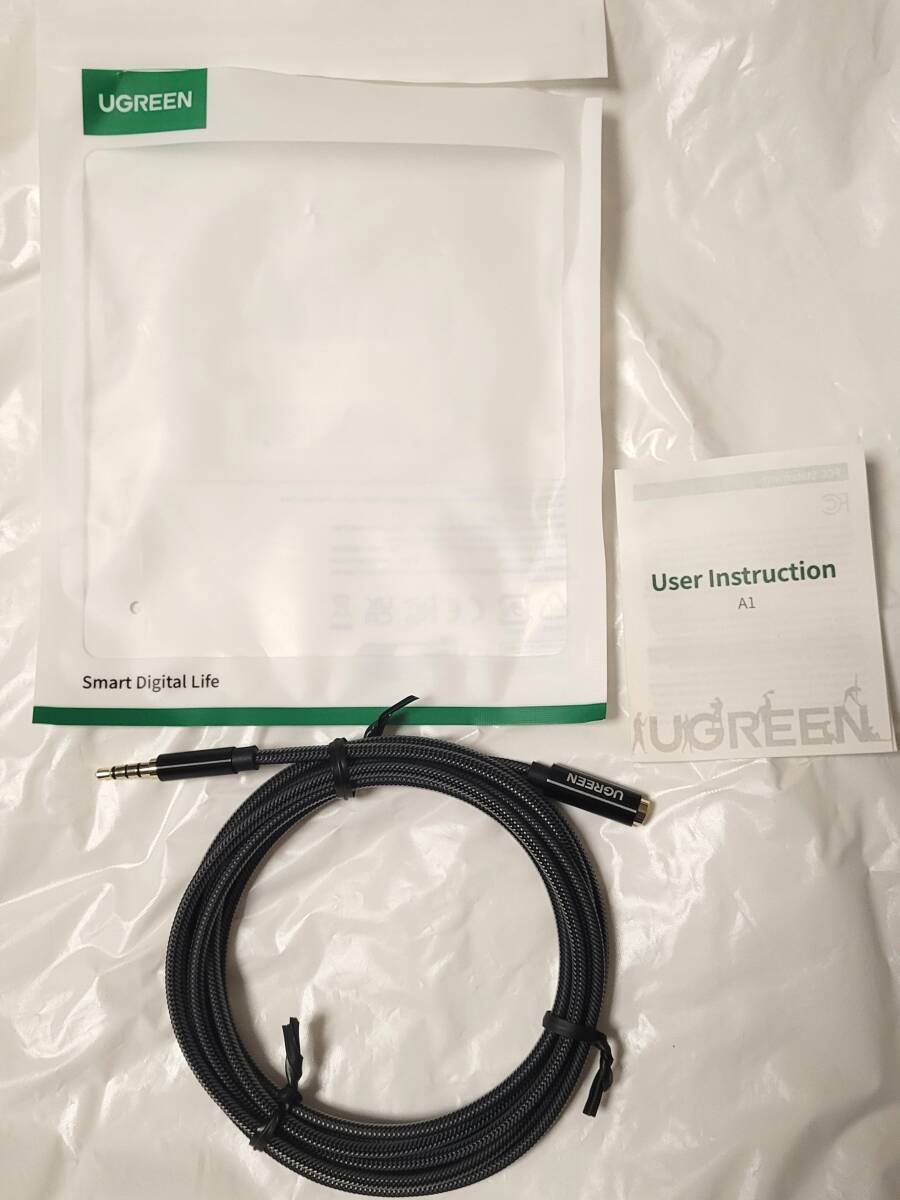 UGREEN 3.5mm オーディオ延長ケーブル 4極/TRRS イヤホン 延長コード AUX ヘッドホン Hi-Fi音質 24K金メッキ 2M_画像1