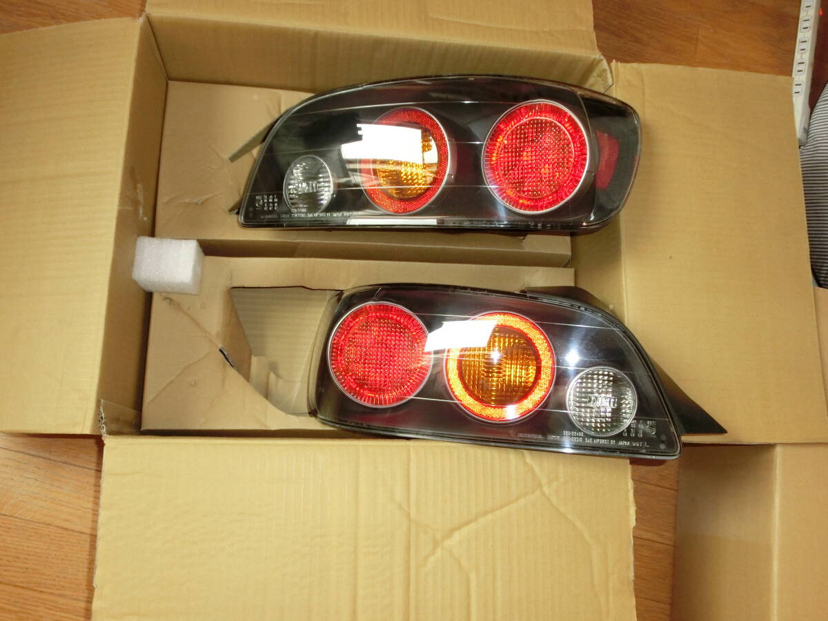  Honda S2000(2.2L) rear - tail light 