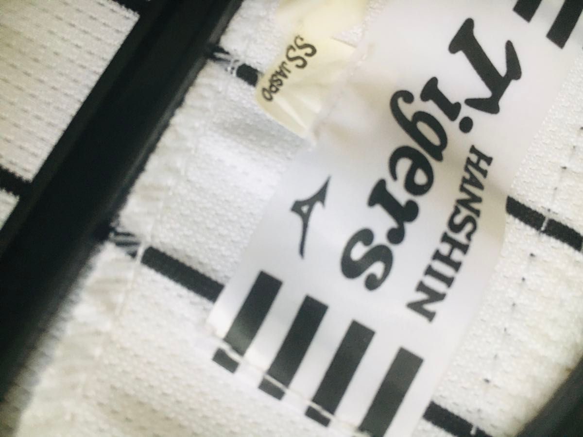 阪神タイガース 秋山拓巳 刺繍入り ホームレプリカユニフォーム 背番号46 - 応援グッズ