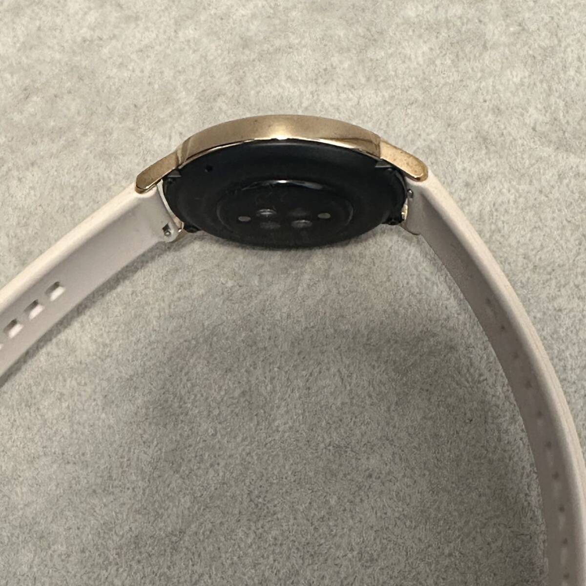 【極美品・箱付き】 HUAWEI WATCH ファーウェイ ウォッチ GT2 42mm スマートウォッチ 腕時計 時計 スポーツモデル フロスティホワイト_画像4