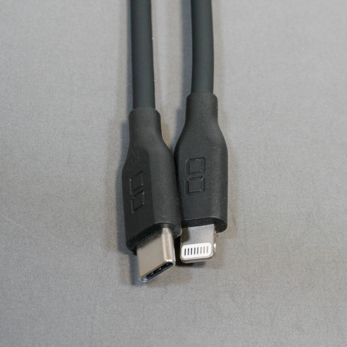 CIO USB-C Lightning シリコンケーブル 1.0m 黒_画像2