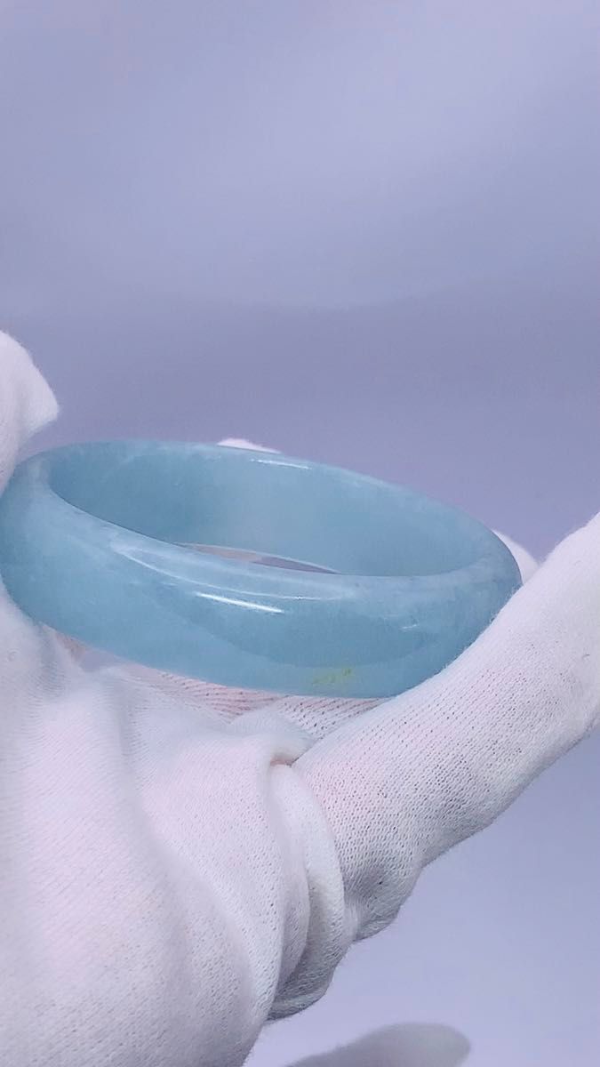 アクアマリン(Aquamarine)清浄なエネルギーで癒しをもたらす、「幸せな結婚」の神奇水晶