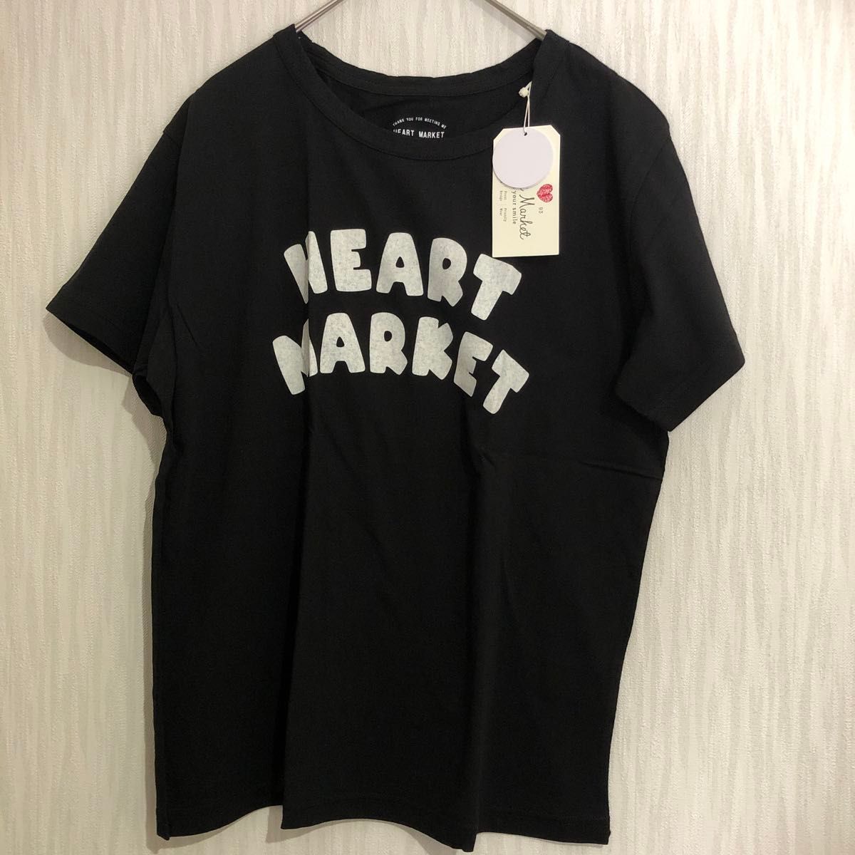 ハートマーケット　Tシャツ ブラック新品 ブラック 半袖プリントTシャツ 黒 Tシャツ