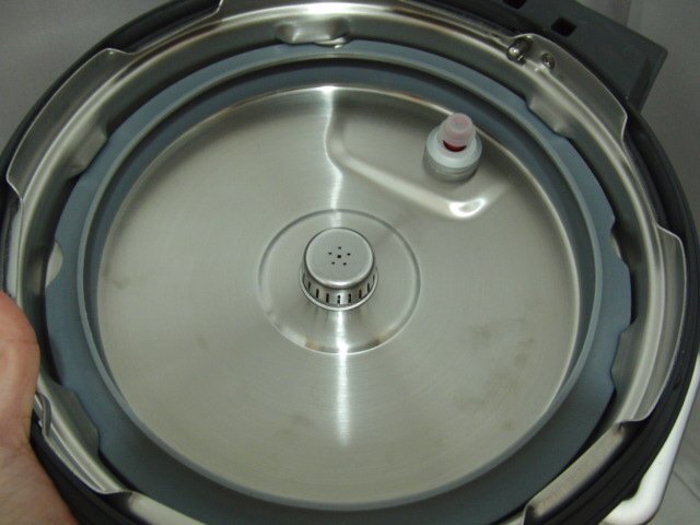 IRIS OHYAMA アイリスオーヤマ 電気圧力鍋 2.2L KPC-MA2 使用感少なめ 美品 中古品_画像7
