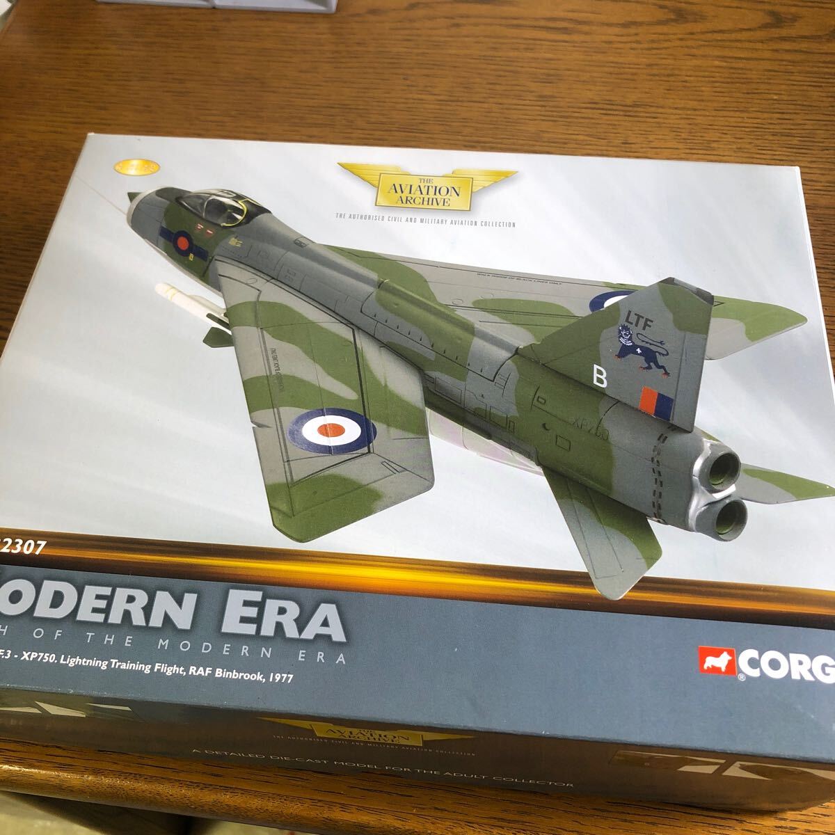 コギー 1/72 BAC ライトニング F3 (XP750) イギリス空軍 1977 - 軍用機 コギー 1/72 BAC ライトニング F3 (XP750) イギリス空軍 1977 - 軍用機