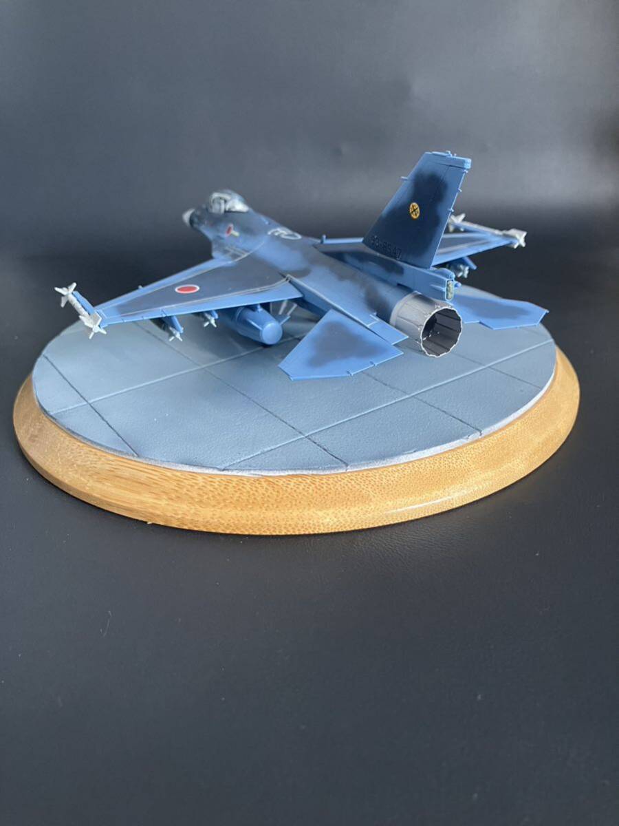 1/72 航空自衛隊　支援戦闘機　F-2A 第6飛行隊 築城基地所属機［塗装済み完成品］木製ベース付　ファインモールド製_画像3