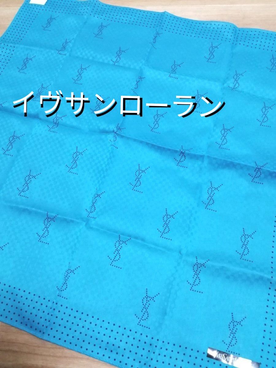 イヴサンローラン　YSLロゴ総柄プリント　ハンカチ　スカーフ　　(光の角度で水玉と市松模様が浮かびます)　日本製　新品