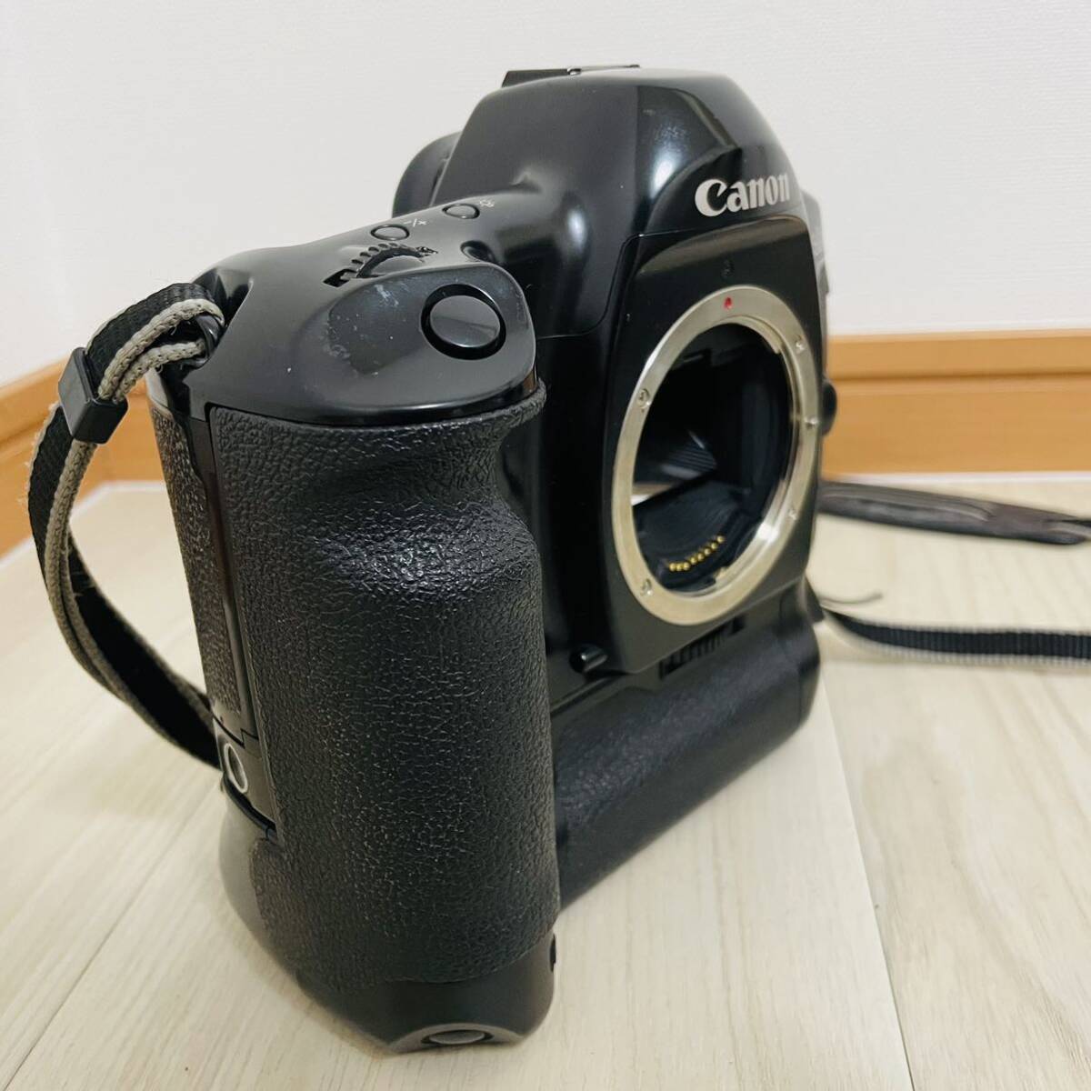 Canon EOS-1N HS ボディ　POWER DRIVE BOOSTER E1 フィルムカメラ_画像2