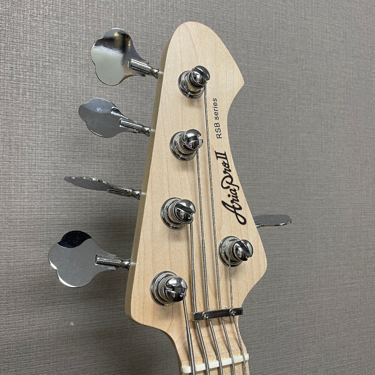 [80]* almost unused beautiful goods AriaProII RSB-618/5 WH 5 string base RSB series white × Gold ano large zdoPG electric bass present condition goods secondhand goods 